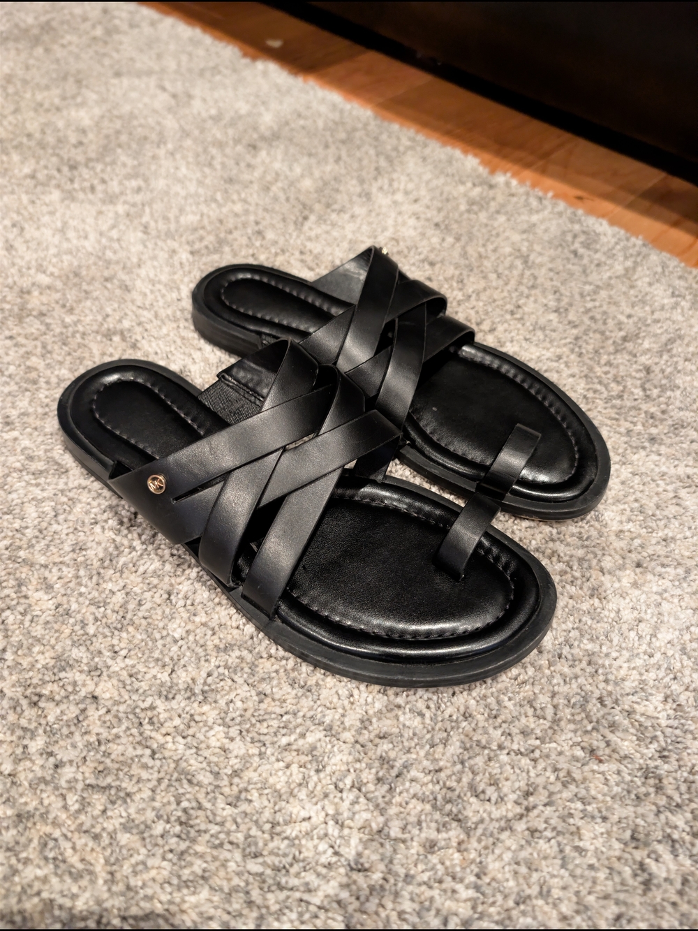 Michael Kors Thong Sandal Leather Upper Black Size 7 EUC